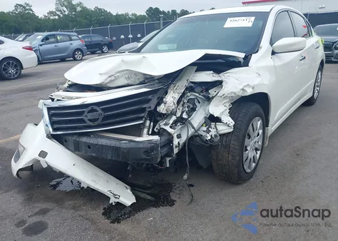 2015 Nissan Altima 2.5/S/Sv/Sl из США, поврежденный, VIN 1N4AL3APXFC112665